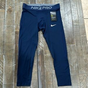 NWT - Men’s Nike Pro training tight - Size Large